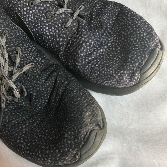 Nike Women’s Roshe Size 7 - Picture 5 of 7